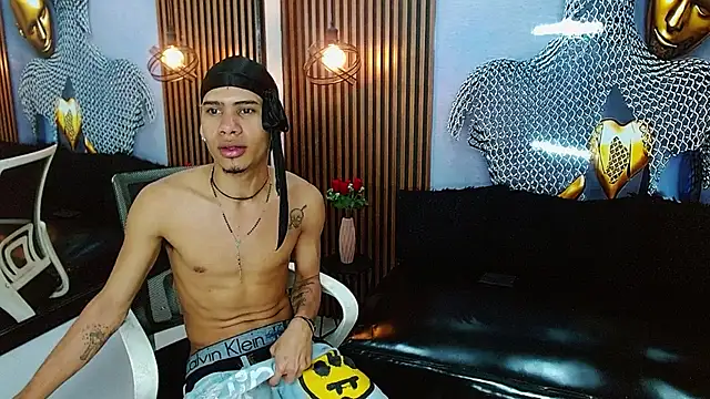 Snapshot of Skinny_cute_Alyer chatting on 06.26.26 Skinny cute Alyer online show from 06.26.26