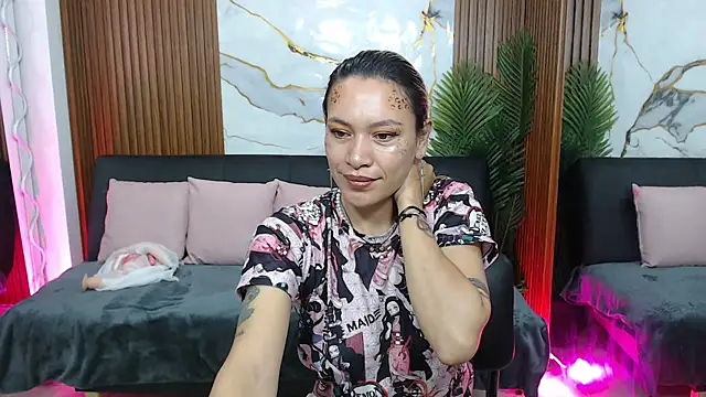 Snapshot of alonddra_tay chatting on 04.20.26 alonddra tay online show from 04.20.26