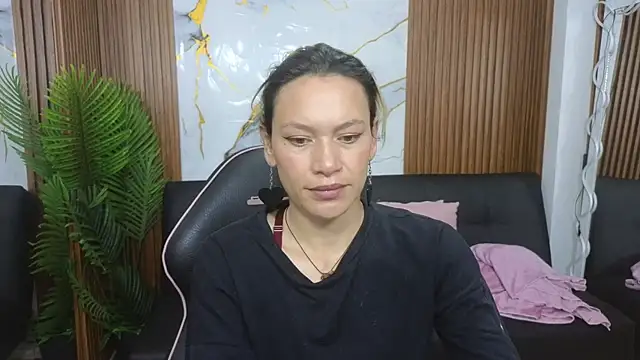 Snapshot of alonddra_tay chatting on 06.08.26 alonddra tay online show from 06.08.26