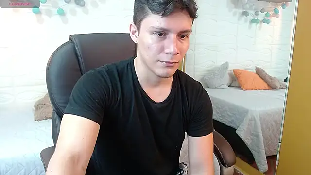 Snapshot of Zayn_clausen chatting on 04.18.26 Zayn clausen online show from 04.18.26
