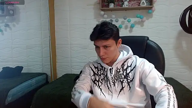 Snapshot of Zayn_clausen chatting on 05.01.26 Zayn clausen online show from 05.01.26