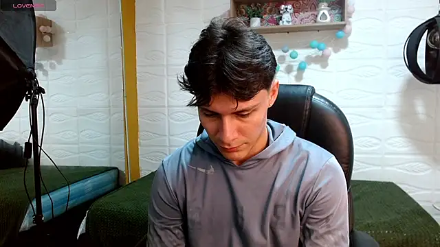 Snapshot of Zayn_clausen chatting on 05.25.26 Zayn clausen online show from 05.25.26