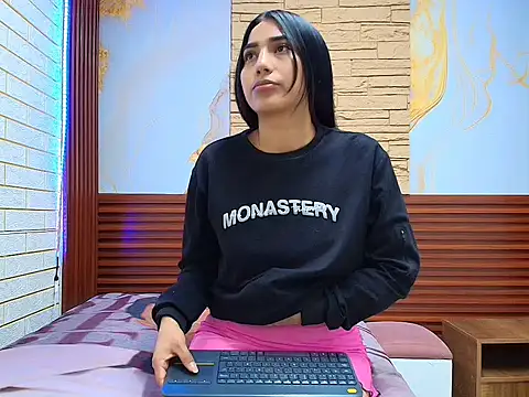 Snapshot of mellaniemonroe303av chatting on 04.12.26 mellaniemonroe303av online show from 04.12.26