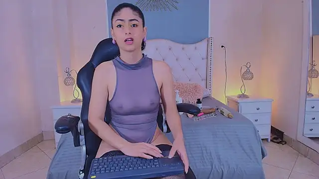 Snapshot of elizabeth_santos1 chatting on 04.22.26 elizabeth santos1 online show from 04.22.26