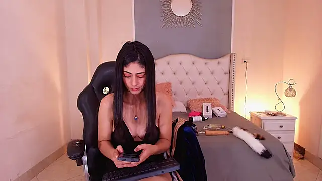 Snapshot of elizabeth_santos1 chatting on 06.29.26 elizabeth santos1 online show from 06.29.26
