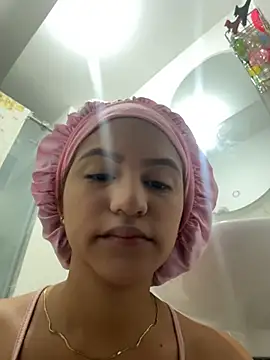 Snapshot of ViankaRose chatting on 04.29.26 ViankaRose online show from 04.29.26