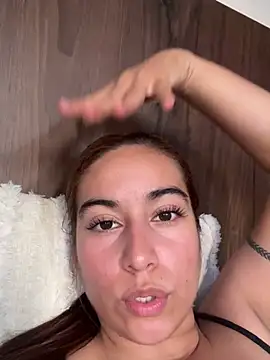 Snapshot of Aitana_Lux chatting on 04.16.26 Aitana Lux online show from 04.16.26