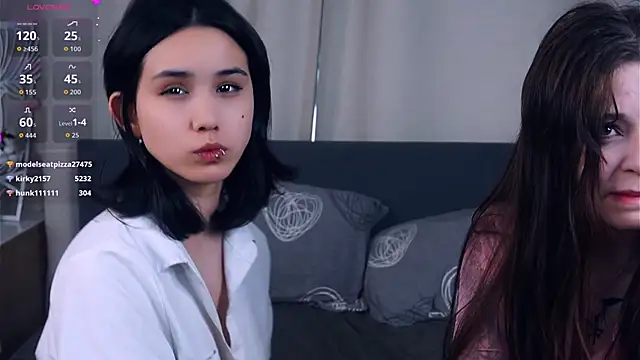 Snapshot of ReynaGrinvalsky chatting on 06.30.26 ReynaGrinvalsky online show from 06.30.26