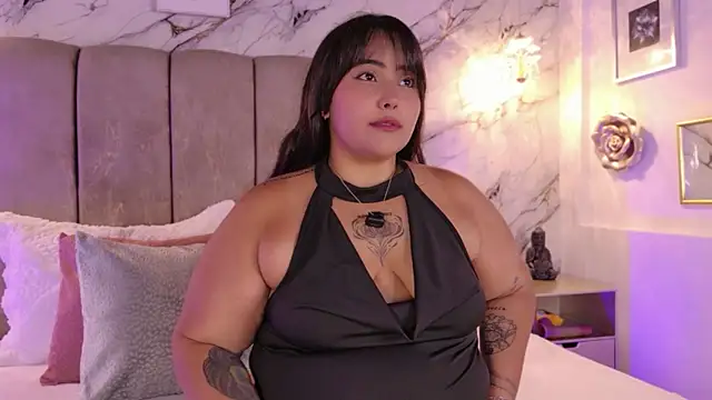 Snapshot of TinaCurv_Pv chatting on 04.10.26 TinaCurv Pv online show from 04.10.26