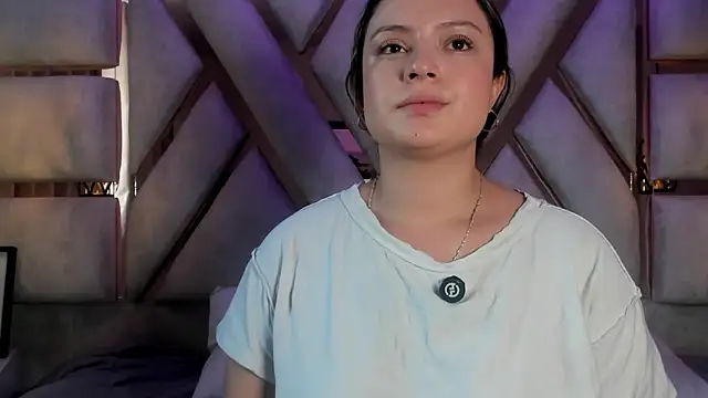 Snapshot of giigii_hadidd chatting on 05.07.26 giigii hadidd online show from 05.07.26