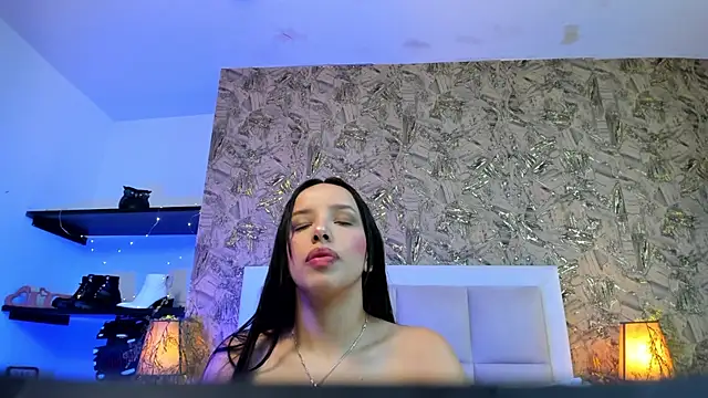 Snapshot of ValkyriaSteel chatting on 04.20.26 ValkyriaSteel online show from 04.20.26