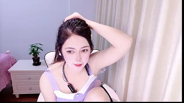 Snapshot of Sunny-cc chatting on 04.23.26 Sunny-cc online show from 04.23.26