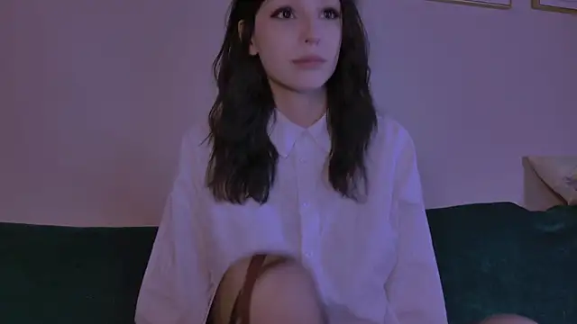 claire bennett  online show from 04.14.26