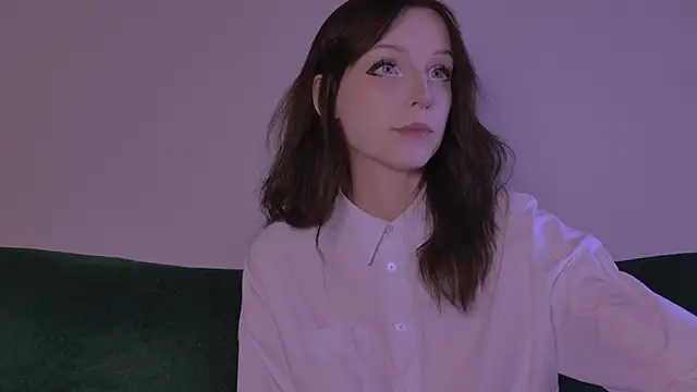 claire bennett  online show from 04.15.26