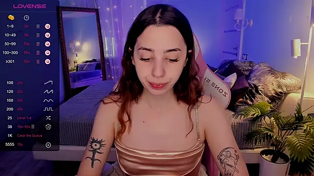 Snapshot of CharliGrace_ chatting on 06.19.26 CharliGrace online show from 06.19.26