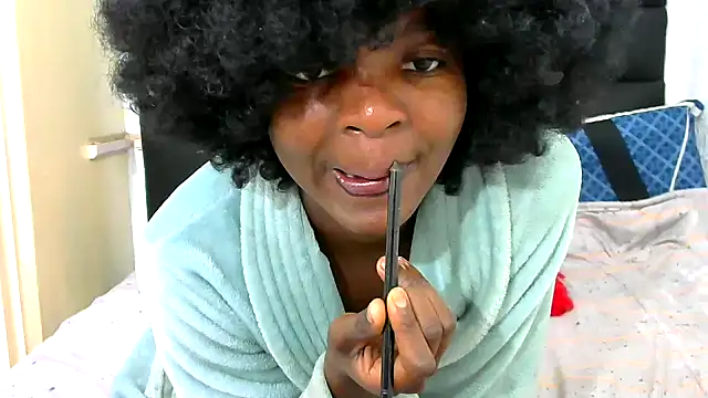 Snapshot of PetiteEbonyBabe_ chatting on 06.27.26 PetiteEbonyBabe online show from 06.27.26