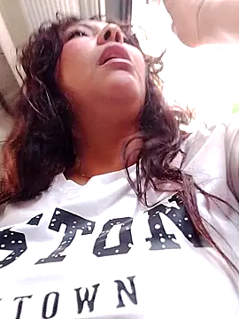 Izel  online show from 04.15.26