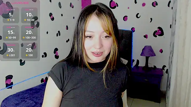 Snapshot of vero_doll12 chatting on 05.27.26 vero doll12 online show from 05.27.26