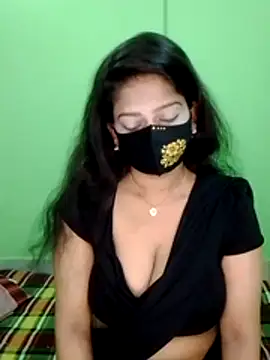 Snapshot of black-woman chatting on 04.26.26 black-woman online show from 04.26.26