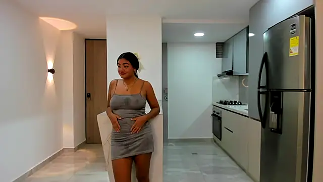 Snapshot of Luxury_pleasure_2 chatting on 04.19.26 Luxury pleasure 2 online show from 04.19.26