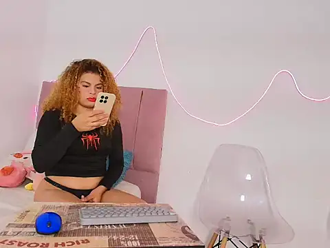 Snapshot of Michellblue chatting on 05.07.26 Michellblue online show from 05.07.26