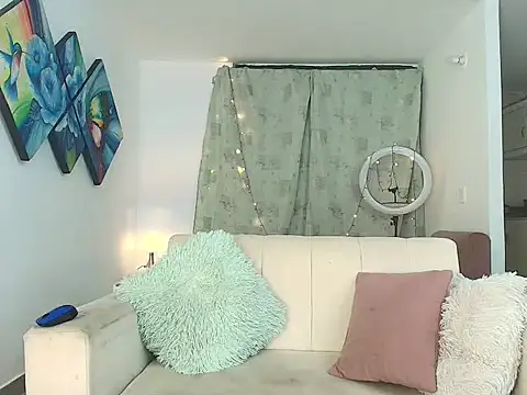 Snapshot of Michellblue chatting on 05.30.26 Michellblue online show from 05.30.26