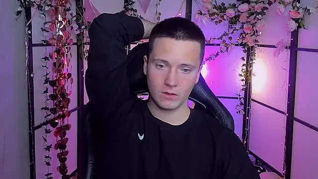 Snapshot of ZackVibe chatting on 04.13.26 ZackVibe online show from 04.13.26