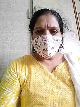 Snapshot of Monika_telugu_queen chatting on 04.19.26 Monika telugu queen online show from 04.19.26