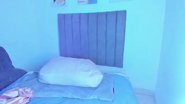 britanny jones1 online show from 04.15.26