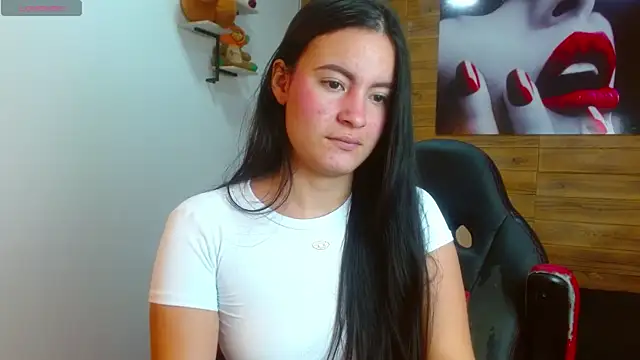 Snapshot of rosaleia_ chatting on 05.19.26 rosaleia online show from 05.19.26
