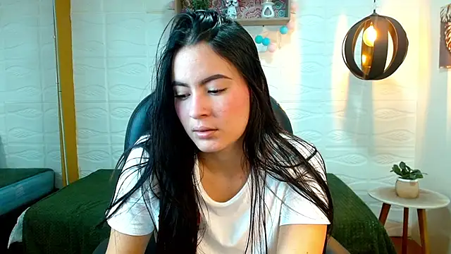 Snapshot of rosaleia_ chatting on 05.27.26 rosaleia online show from 05.27.26