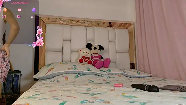 AmbarRossi online show from 04.17.26