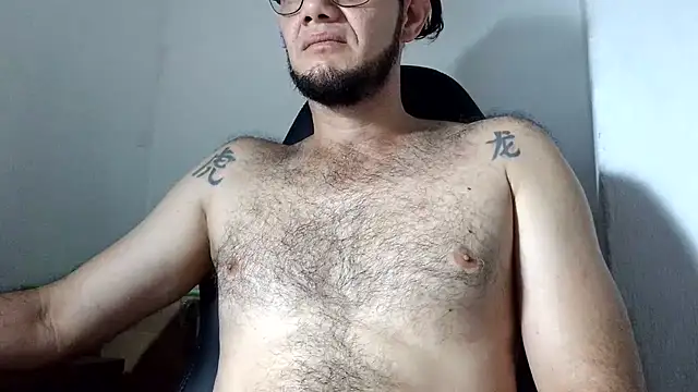 Snapshot of andrew_1520 chatting on 06.27.26 andrew 1520 online show from 06.27.26