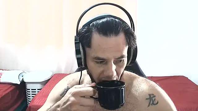 Snapshot of andrew_1520 chatting on 07.30.26 andrew 1520 online show from 07.30.26