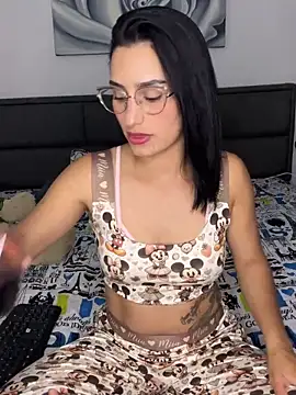 Mia sx1 online show from 04.17.26