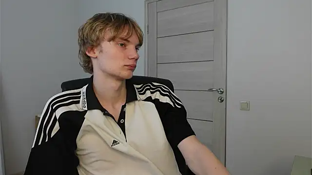 Snapshot of Dave_Redmond chatting on 06.27.26 Dave Redmond online show from 06.27.26