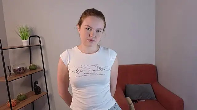 Snapshot of Kira_Lemos chatting on 06.12.26 Kira Lemos online show from 06.12.26