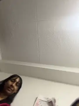 Snapshot of MELIZ_QUEEN chatting on 05.19.26 MELIZ QUEEN online show from 05.19.26