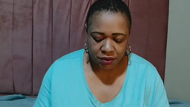 BUSTYQUEEN56  online show from 06.08.26