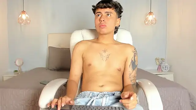 Malakay 18 online show from 04.12.26