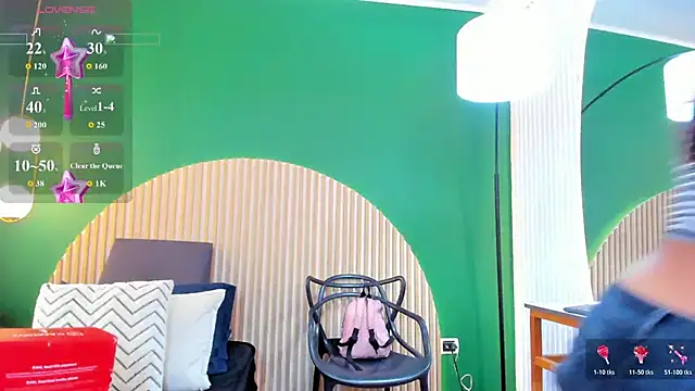 Snapshot of sophiahart chatting on 05.12.26 sophiahart online show from 05.12.26