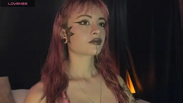 Snapshot of Miiaa_Stonee chatting on 05.26.26 Miiaa Stonee online show from 05.26.26