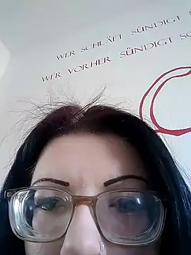 Snapshot of HotVWGirl chatting on 04.22.26 HotVWGirl online show from 04.22.26