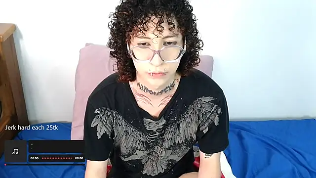 Snapshot of YourGothFemboy chatting on 07.21.26 YourGothFemboy online show from 07.21.26