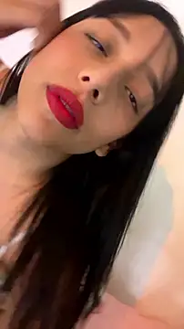 Snapshot of milakitti chatting on 07.25.26 milakitti online show from 07.25.26