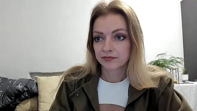 Snapshot of Severina7 chatting on 04.29.26 Severina7 online show from 04.29.26