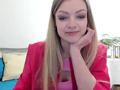 Snapshot of Severina7 chatting on 05.10.26 Severina7 online show from 05.10.26