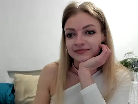 Snapshot of Severina7 chatting on 05.17.26 Severina7 online show from 05.17.26