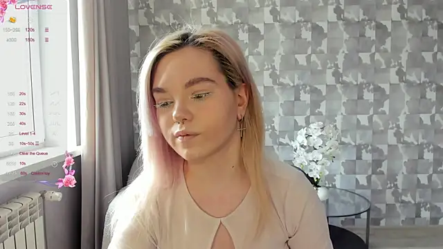 Snapshot of Anna_Delon chatting on 04.18.26 Anna Delon online show from 04.18.26