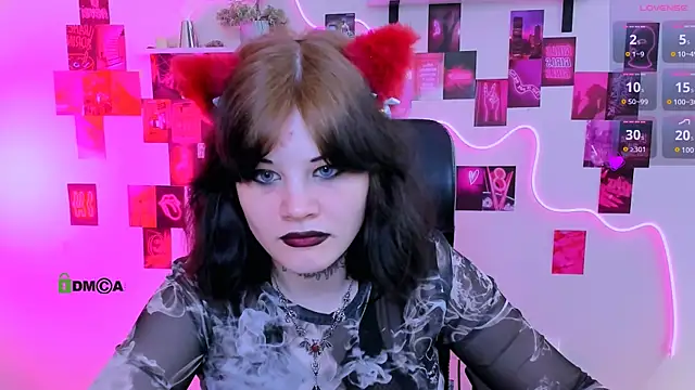 nikki kiss  online show from 05.14.26